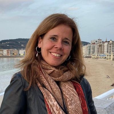 Fotografía de la Profesora Laura Rodríguez de la Universitat de Barcelona